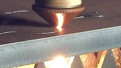 大型激光切割企業(yè)合作測試執(zhí)信環(huán)保激光切割煙霧過濾器！